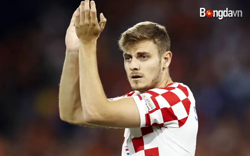 Hậu vệ trưởng thành từ lò đào tạo của Bayern Munich, Josip Stanišić