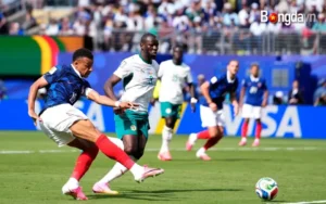 Mbappe lập cú đúp trong trận thắng của Pháp