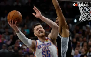 OKC Thunder "trói chân" Isaiah Hartenstein bằng bản hợp đồng 75 triệu USD