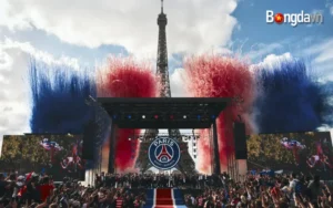 Paris chào đón những người hùng