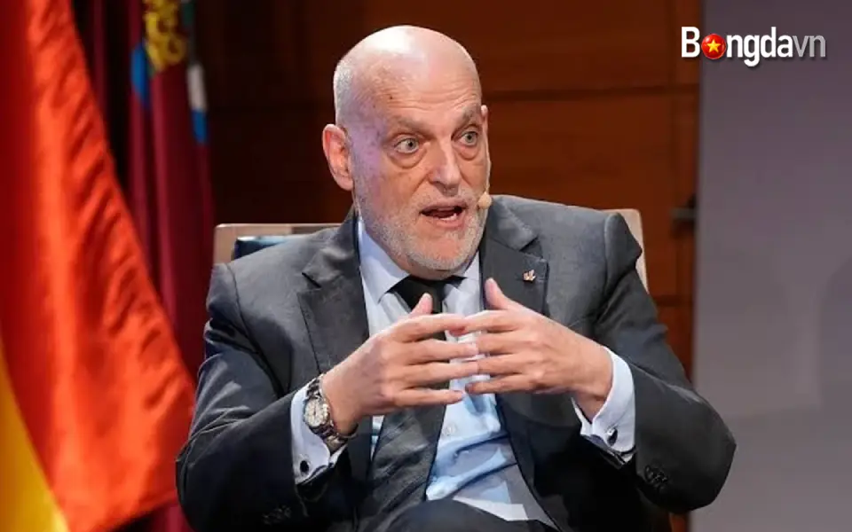 Chủ tịch La Liga: 'FIFA đang hủy hoại bóng đá, Infantino phải ra đi'