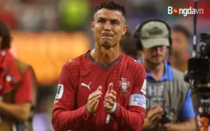 Cristiano Ronaldo khóc sau trận Bồ Đào Nha gặp Tây Ban Nha