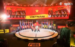 Đội tuyển Esport PUBG Việt Nam tự hào giơ cao lá cờ đỏ sao vàng tại vòng Chung kết của PNC 2026