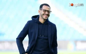 Liam Rosenior đã tiếp quản vị trí huấn luyện viên trưởng của Paris FC