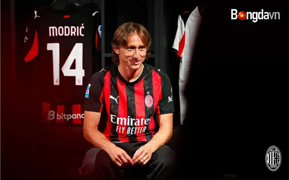 Luka Modric gia hạn hợp đồng với AC Milan đến năm 2027