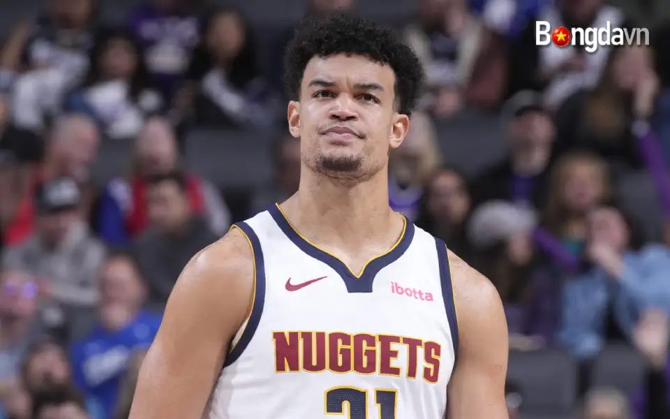 Spencer Jones Thống Trị Tỷ Lệ Ném 3 Điểm Tại Vòng Playoff