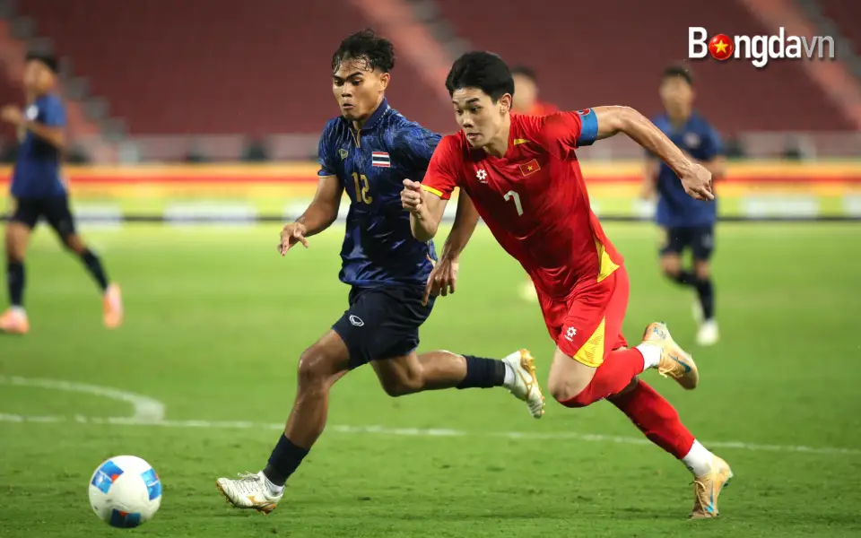 ĐT Việt Nam đánh bại Thái Lan 2-0 ở chung kết lượt đi