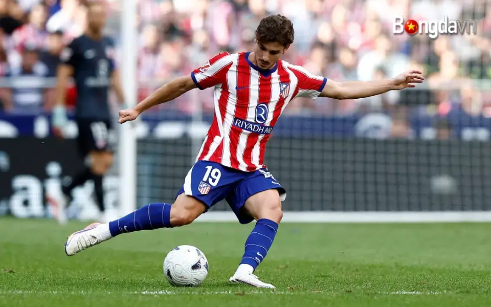 Được Atletico Chiều Chuộng Nhưng Vẫn Tìm Đường Thoát Sang Barca