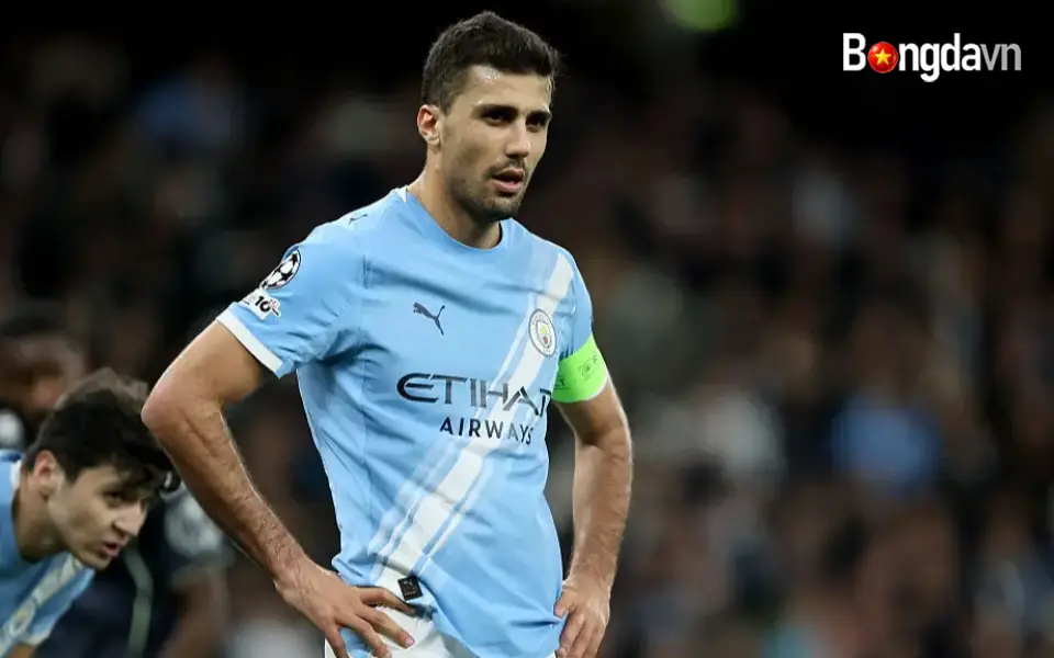 Enzo Maresca tiết lộ Rodri đã trở lại Manchester
