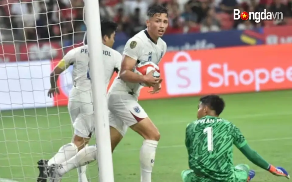 Gustavsson ghi bàn trong trận gặp Singapore cách đây 2 năm