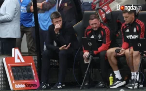 HLV Carrick Bên Ngoài Đường Biên Trong Trận Thua 0-2 Của Man United Trước Hull City
