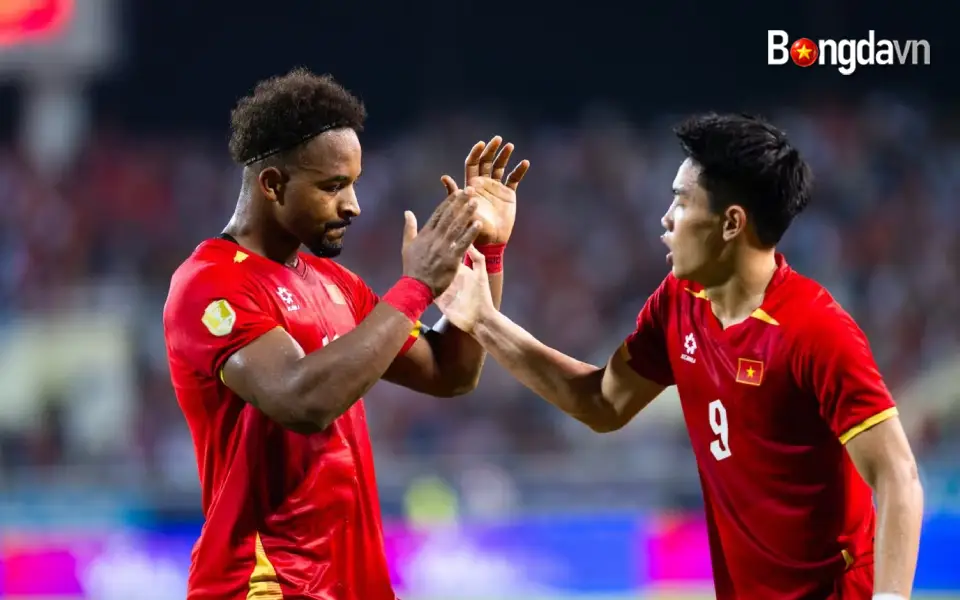 HLV Kim Sang-sik Nâng Tầm Bóng Đá Việt Nam Với 4 Ngôi Vương