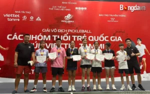 Huấn luyện viên, vận động viên tỉnh Lào Cai tham gia giải chụp ảnh lưu niệm